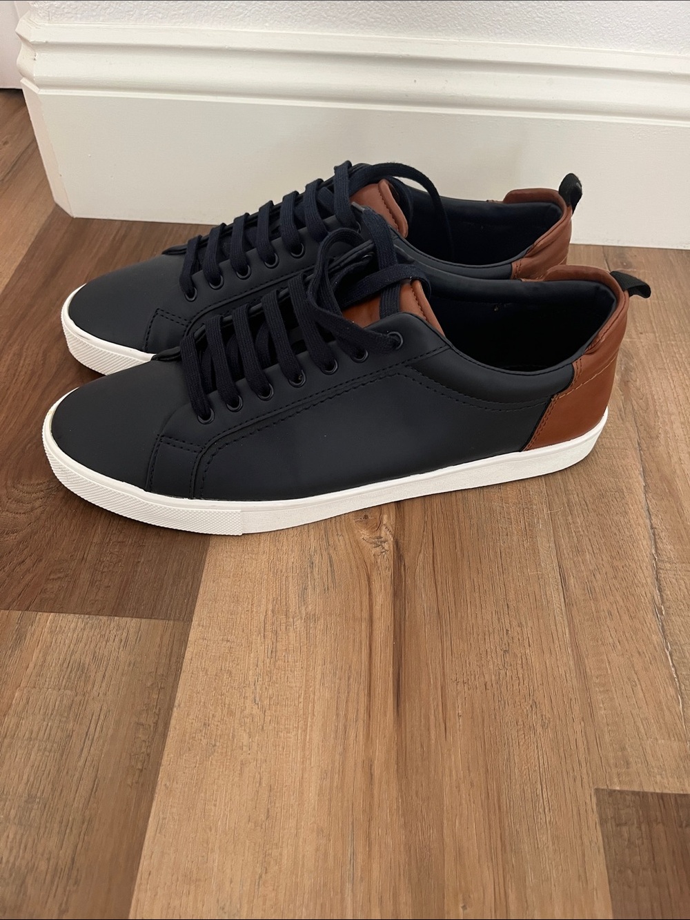 Zara Men's Casual Low-Top Sneakers in navy blue with Brown Accent euro size 45